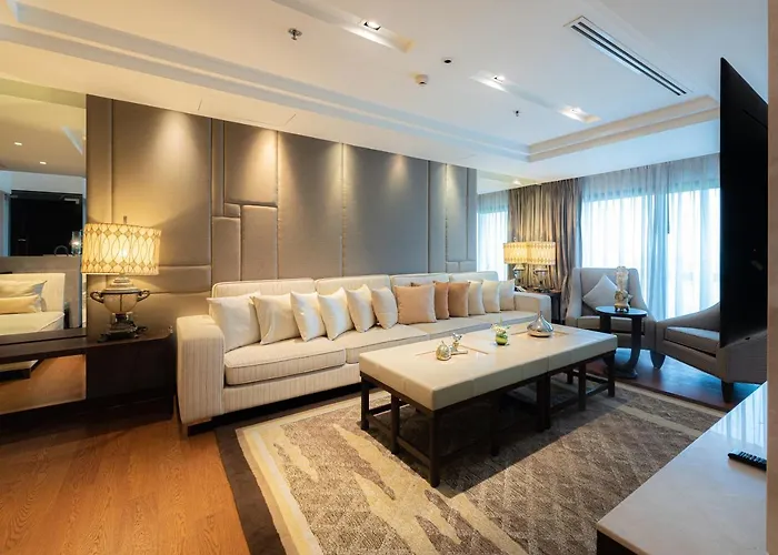 Summit Windmill Golf Suite Hotel At Suvarnabhumi
